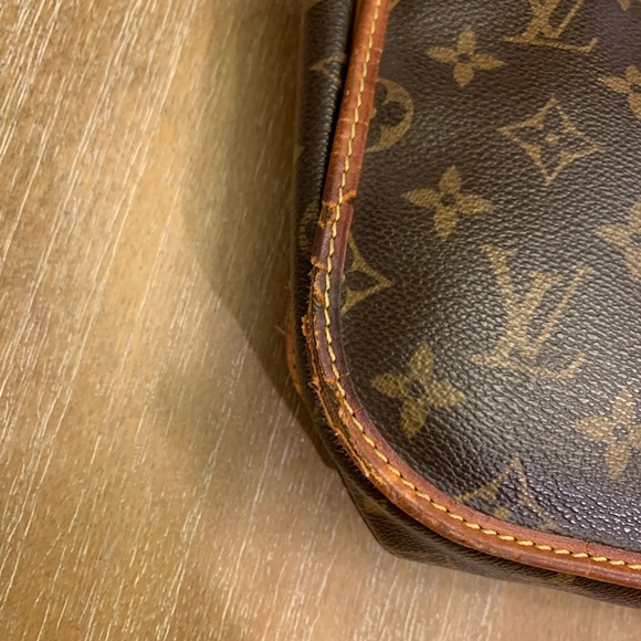 Authentic Louis Vuitton Brown Monogram Messenger Bag - Picture 11 of 16